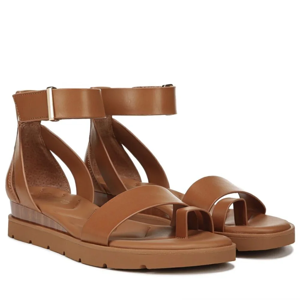 FRANCO SARTO Davenport Flat Sandals